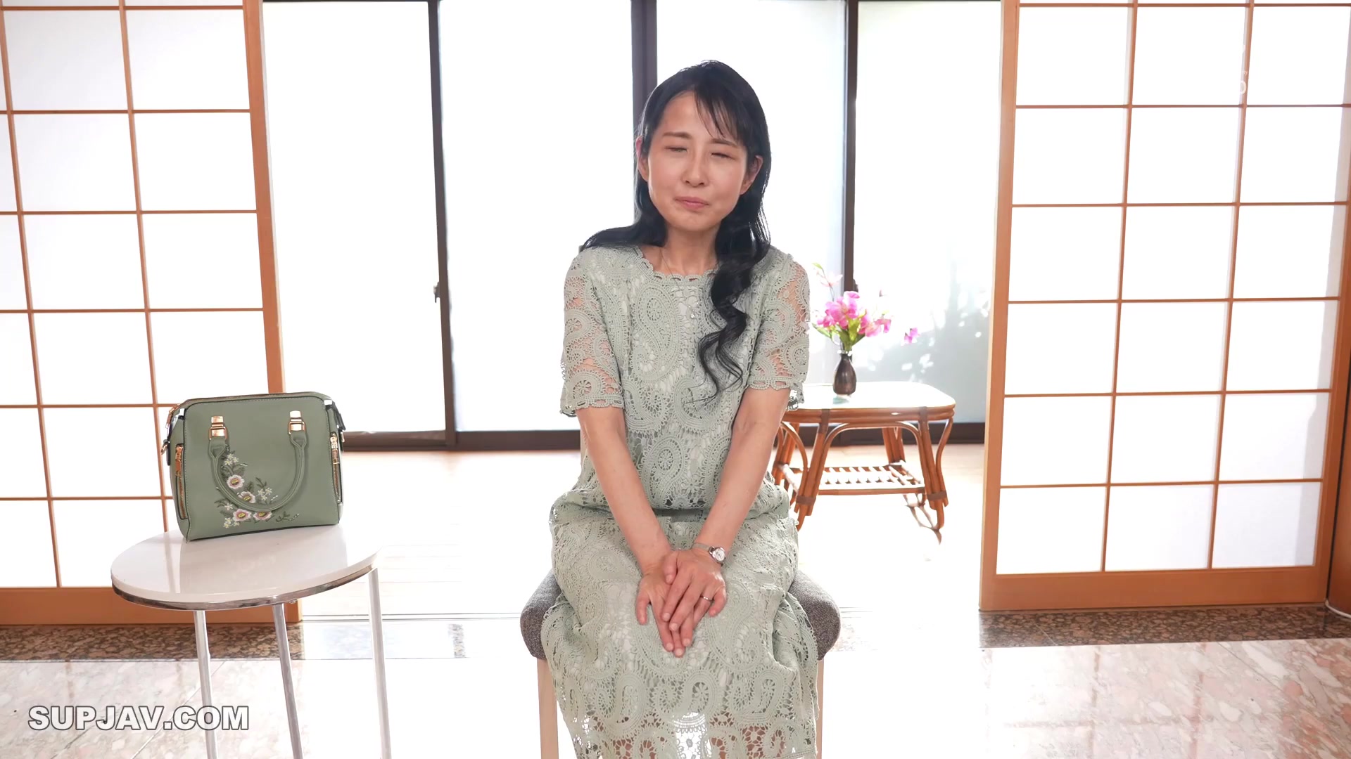 JRZE-255: Chihiro Takemiya – Người vợ U50 giải phóng ham muốn thầm kín