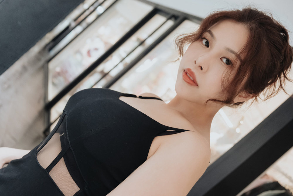 CUS-2584: Nữ Tiếp Viên Khách Sạn Gợi Cảm Bị Tấn Công Ngay Sau Giờ Làm
