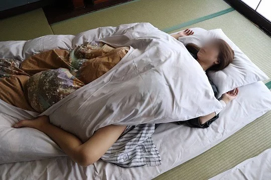 FC2-PPV-888147: Vợ ngoại tình lén lút du hí, xuyên thấu yukata nóng bỏng không che (phần 2)
